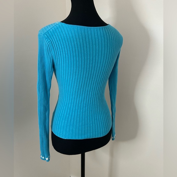 Blue top! - Picture 2 of 2